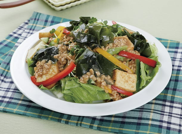 わかめと厚揚げのサラダ~納豆ドレッシング~