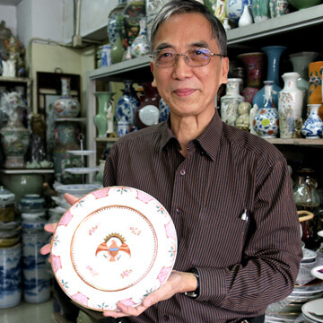 粵東磁廠の3代目であるJoseph Tsoさん